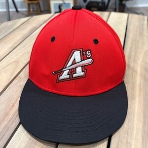 Oakland Athletics hat cap youth small/medium EUC